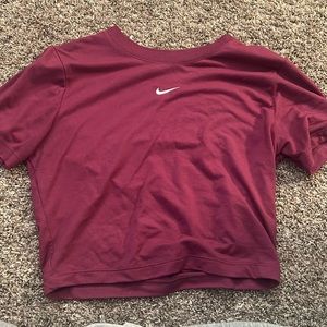 nike tee shirt, maroon